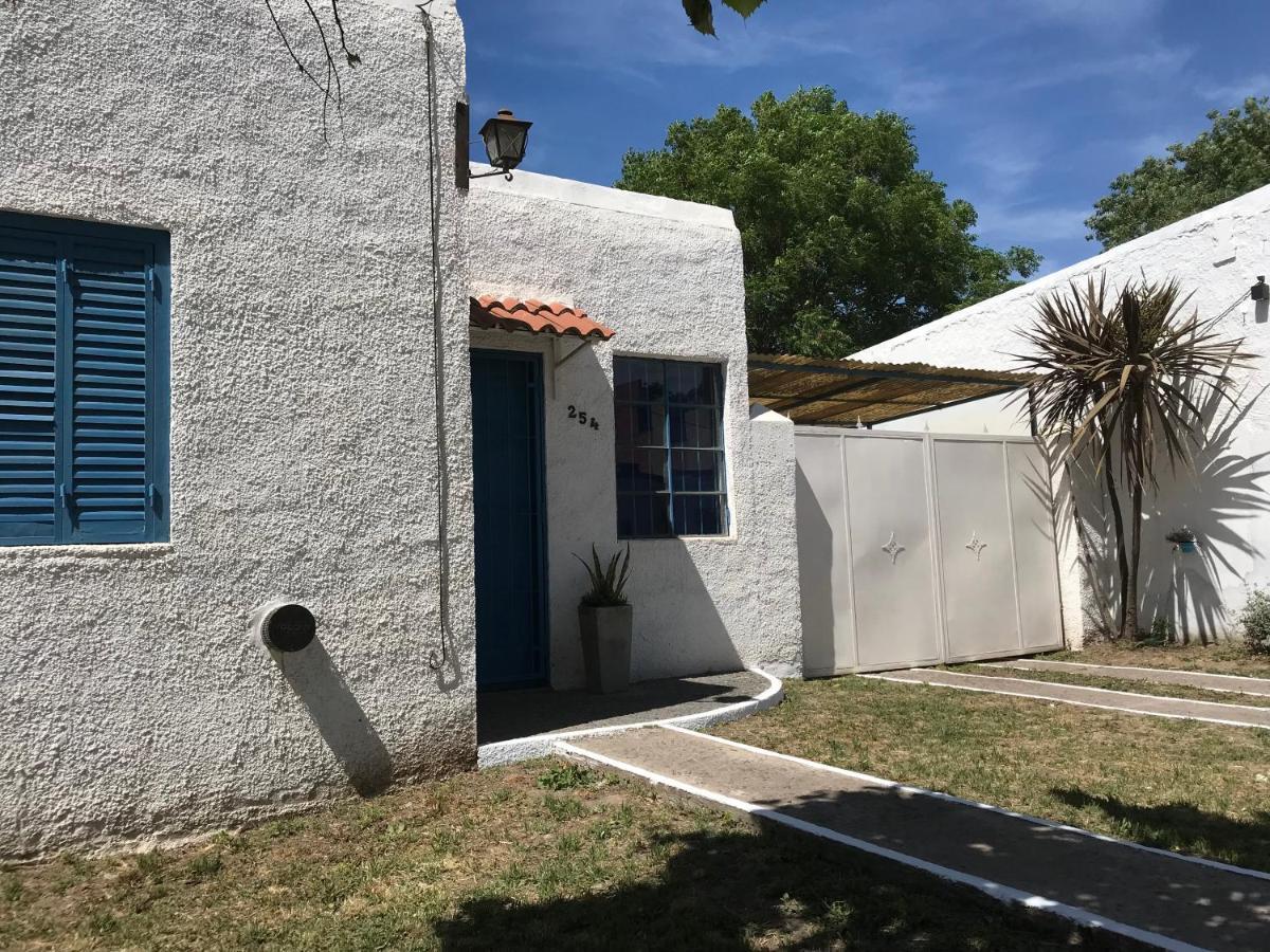 Villa La Casa Azul: Tranquilidad Y Esparcimiento En Un Entorno Natural Chascomús Exterior foto