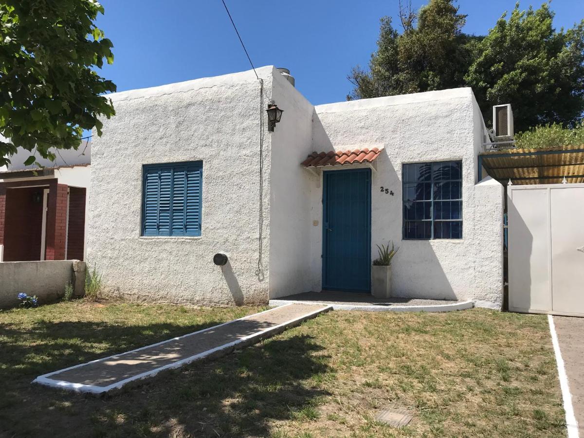 Villa La Casa Azul: Tranquilidad Y Esparcimiento En Un Entorno Natural Chascomús Exterior foto